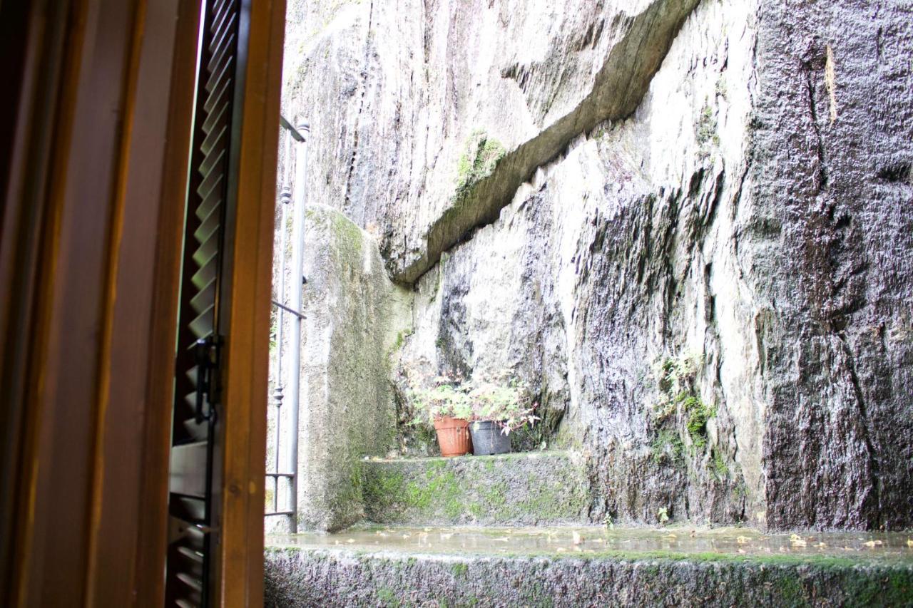 La Casa Sul Sasso In Town Serviced Accommodations Dervio Exterior photo
